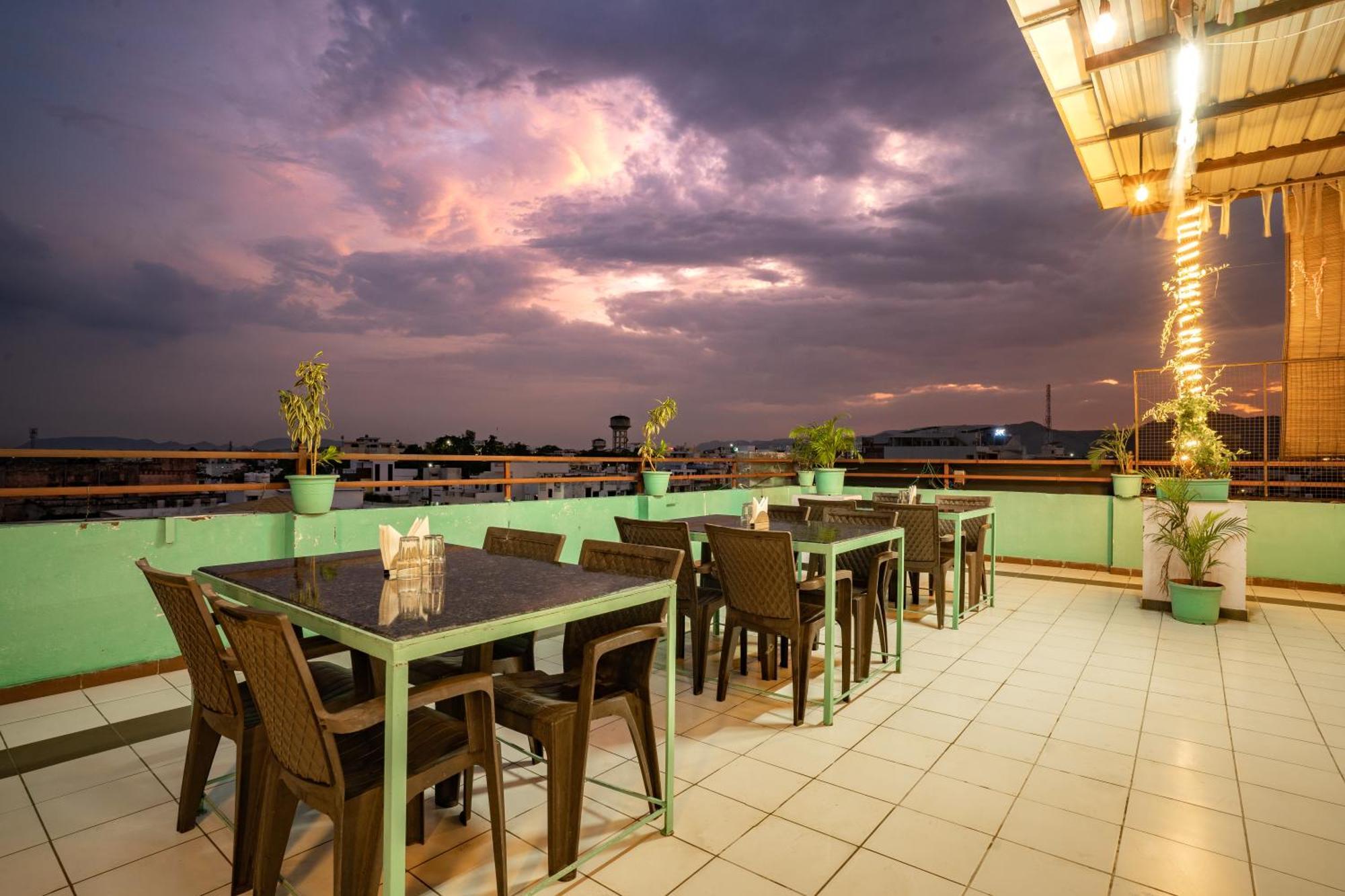 Hotel Naman Udaipur Exterior foto
